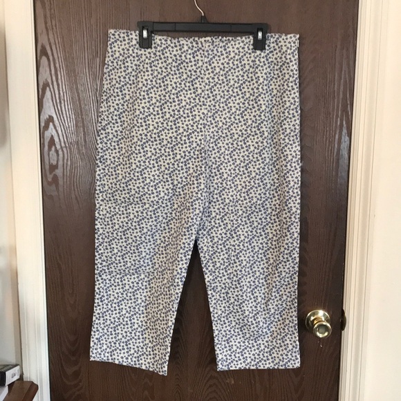 Classic Blues Collections Pants - Classic Blues Collection Capris. Size 16